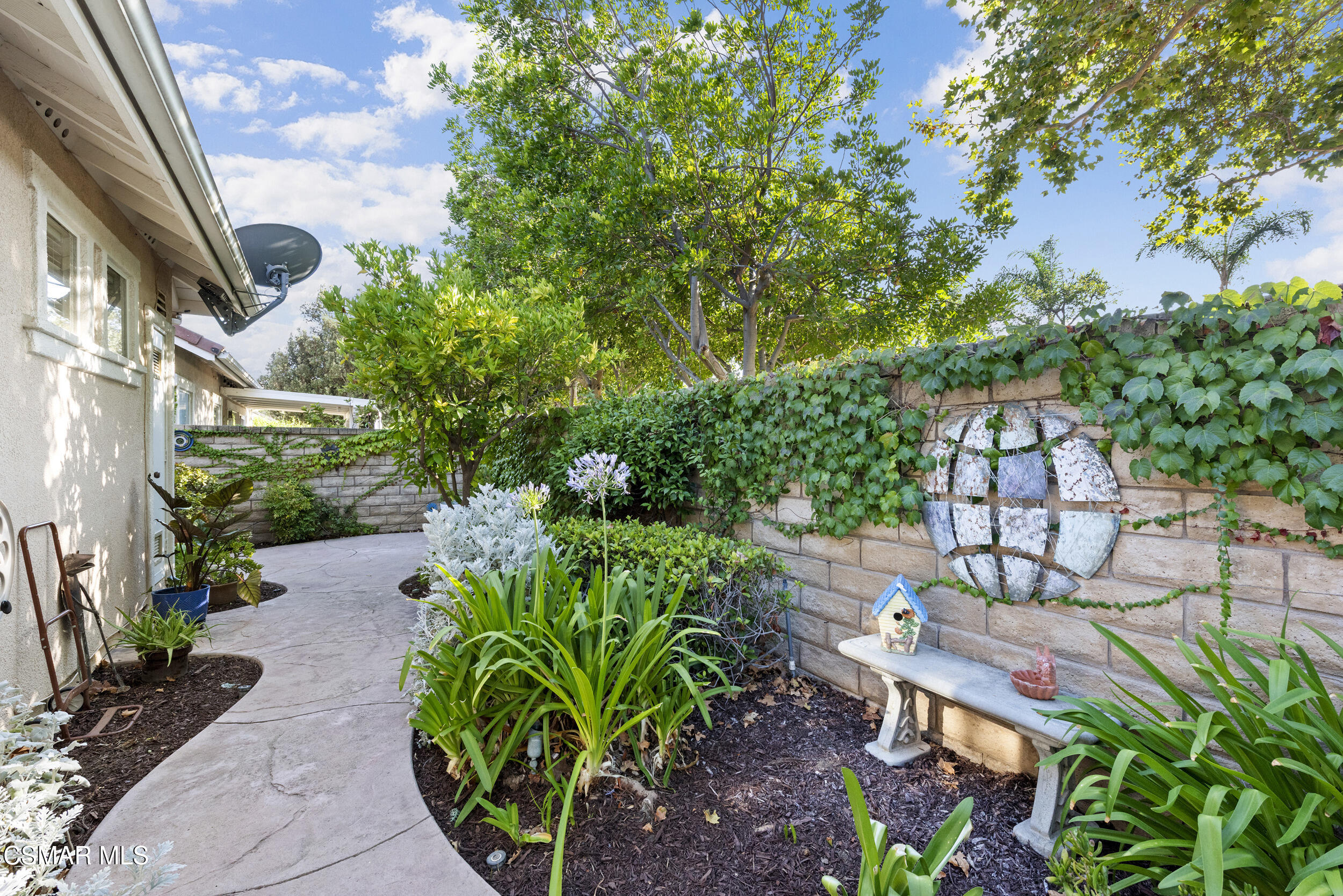 2059 Tulip Avenue Simi Valley, CA 93063 - Photo 27 of 37 a backyard view with sitting space