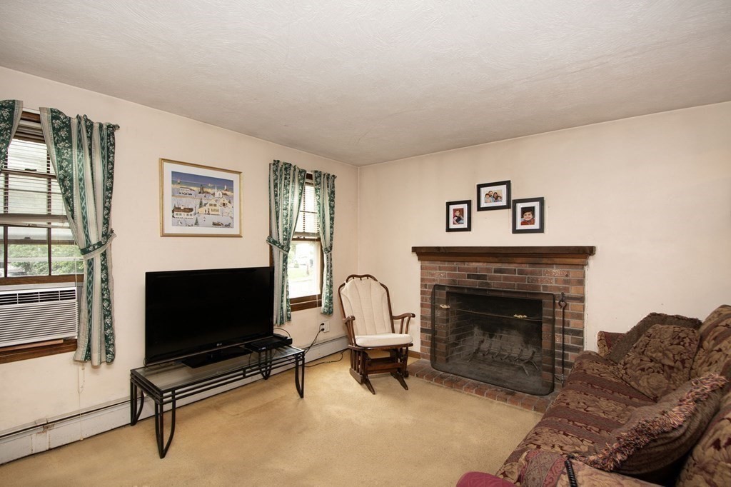 43 Marion Road Scituate, MA 02066 - Photo 3 of 22