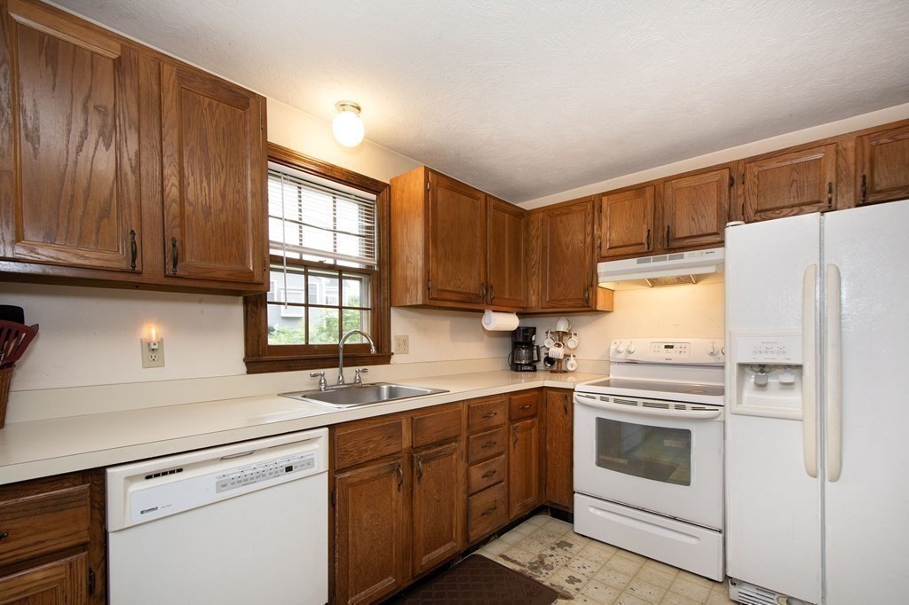 43 Marion Road Scituate, MA 02066 - Photo 5 of 22