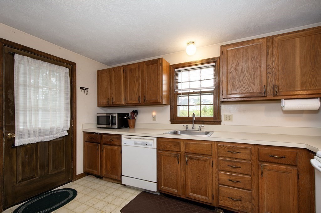 43 Marion Road Scituate, MA 02066 - Photo 6 of 22