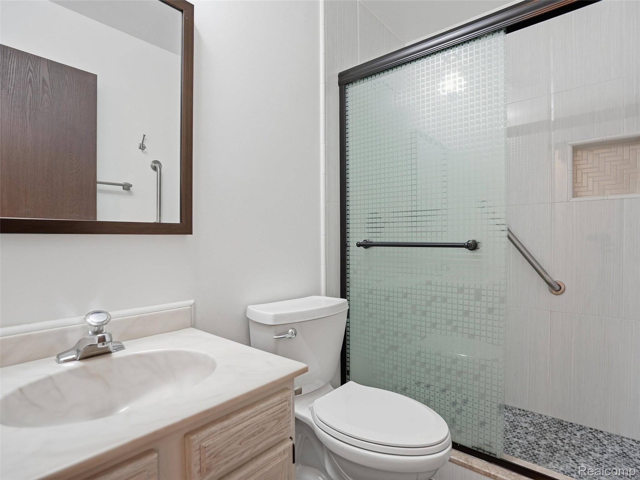 5059 Kidder Road Almont, MI 48003 - Photo 25 of 61 40-DSC01523.jpg