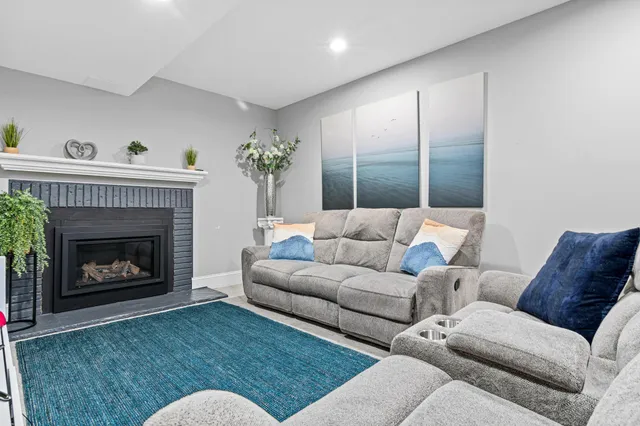 $444,900 | 2200 Horizon Road, Burnsville, MN 55337