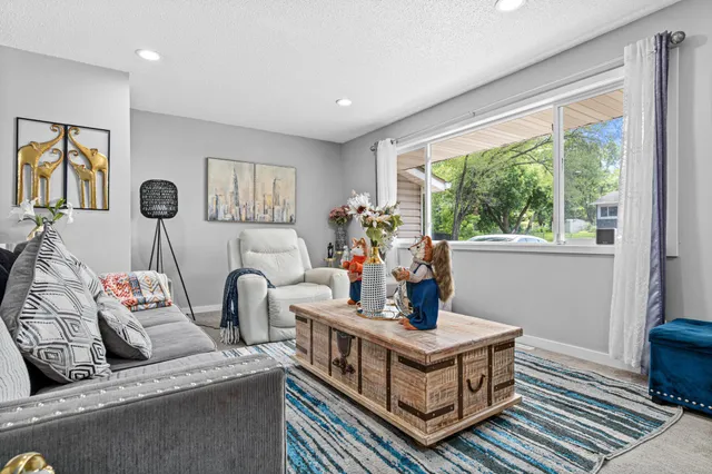 $444,900 | 2200 Horizon Road, Burnsville, MN 55337