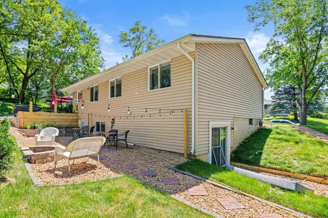 $444,900 | 2200 Horizon Road, Burnsville, MN 55337