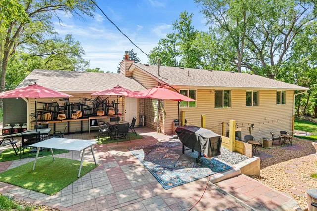 $444,900 | 2200 Horizon Road, Burnsville, MN 55337