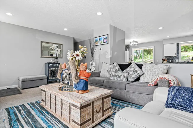 $444,900 | 2200 Horizon Road, Burnsville, MN 55337