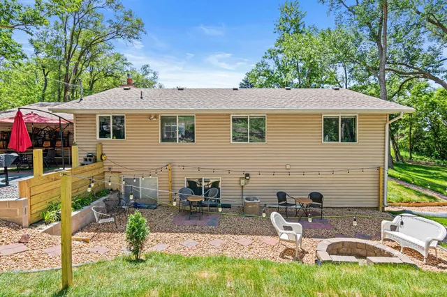 $444,900 | 2200 Horizon Road, Burnsville, MN 55337