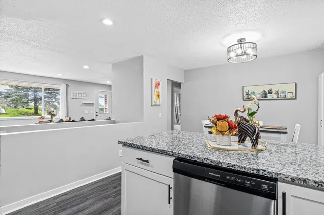 $444,900 | 2200 Horizon Road, Burnsville, MN 55337