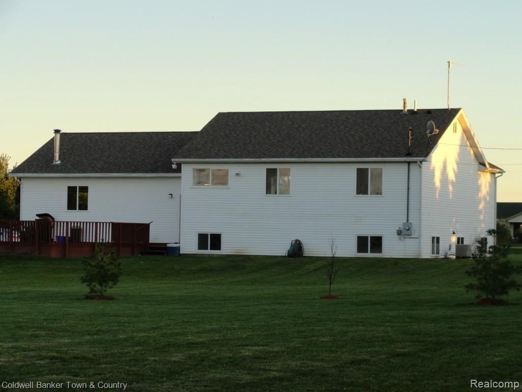 4631 Beard Road Byron, MI 48418 - Photo 6 of 45