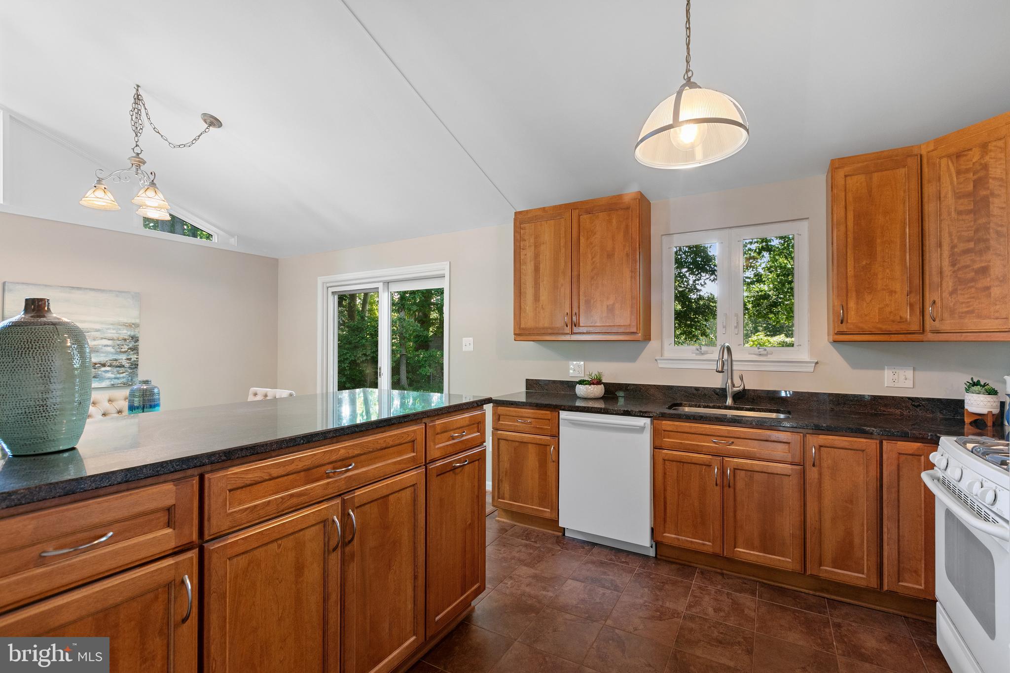 5505 Eastbourne Drive Springfield, VA 22151 - Photo 12 of 64