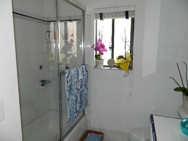4604 Brandywine Drive Boca Raton, FL 33487 - Photo 18 of 25 2ND BATHROOM