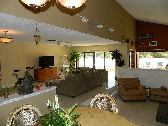 LARGE LIVING AREA