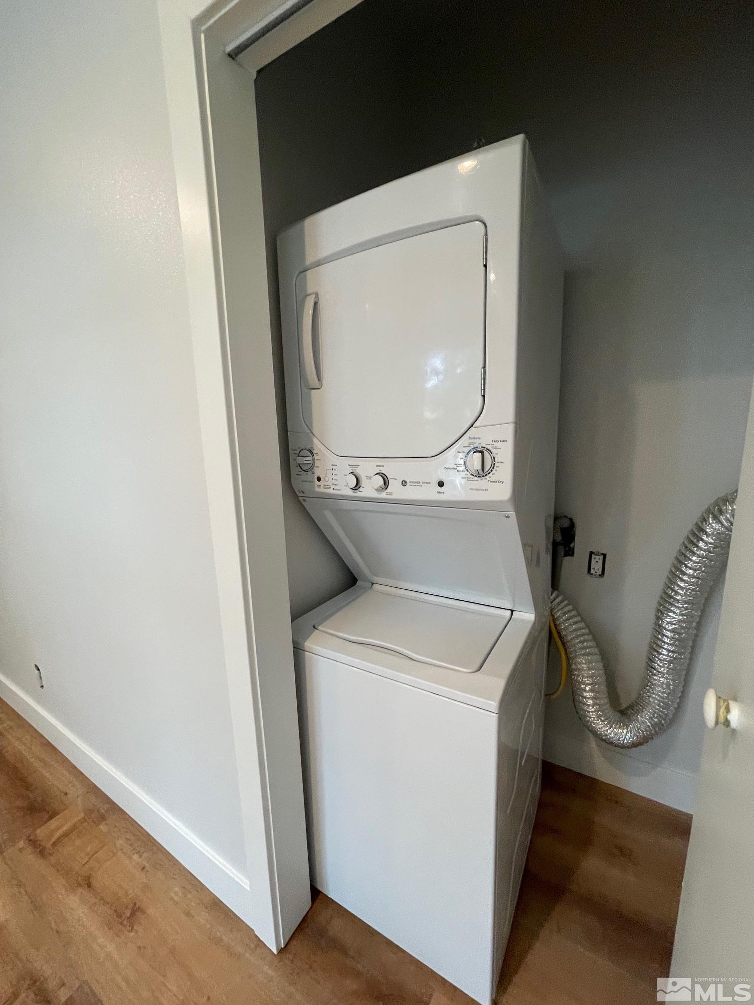 606 East 7th Street Reno, NV 89512 - Photo 25 of 35 a utility room with dryer and washer