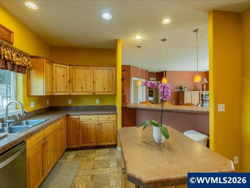33842 Brewster Road Lebanon, OR 97355 - Photo 11 of 38