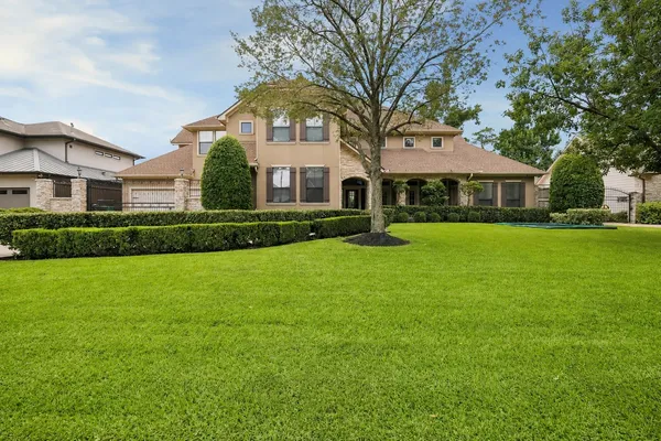 $2,100,000 | 7827 Brykerwoods Drive, Houston, TX 77055