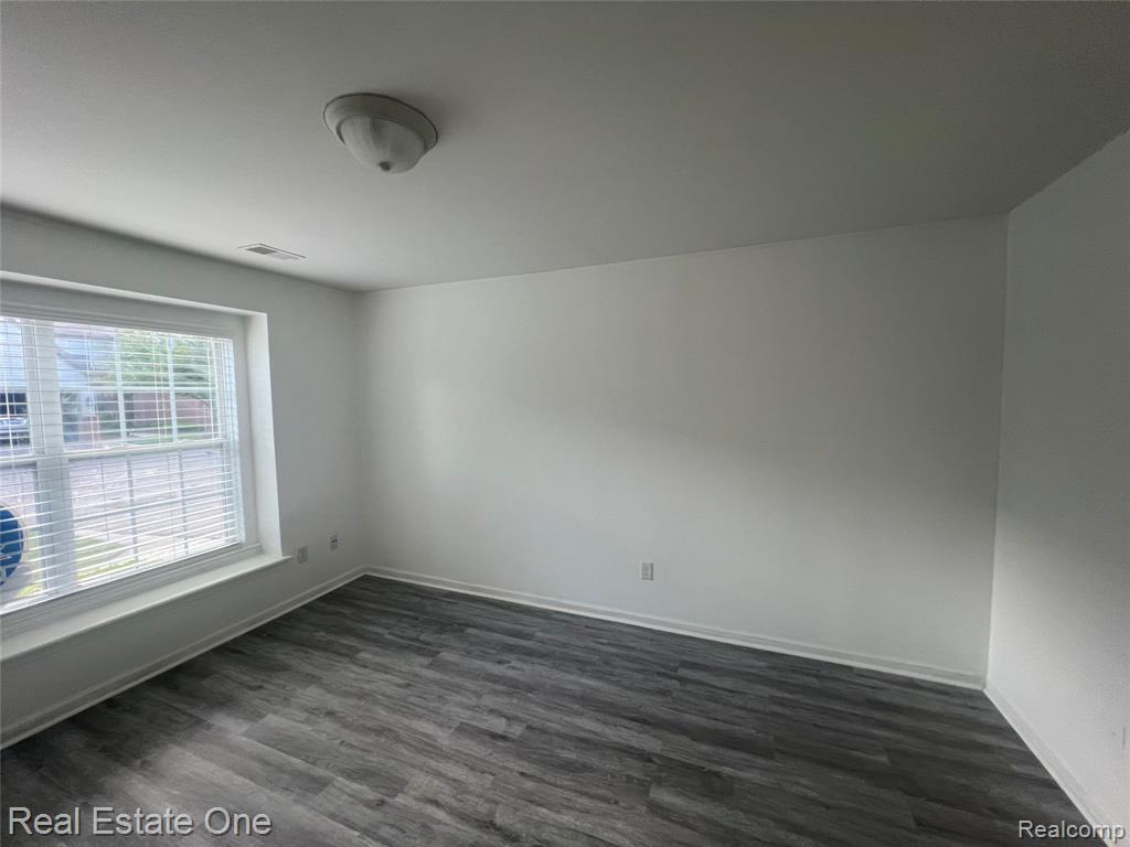20656 Dunham Road Clinton Township, MI 48038 - Photo 19 of 36
