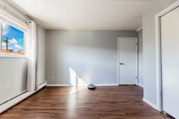 $189,900 | 8830 Mobile Avenue, Unit 201, Oak Lawn, IL 60453