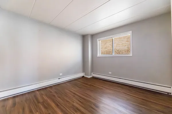 $189,900 | 8830 Mobile Avenue, Unit 201, Oak Lawn, IL 60453