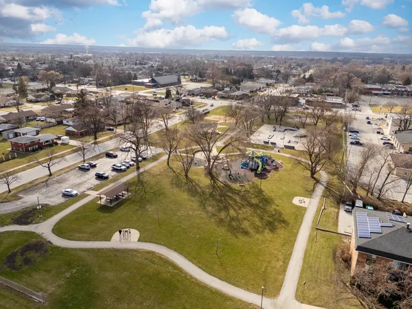 $189,900 | 8830 Mobile Avenue, Unit 201, Oak Lawn, IL 60453