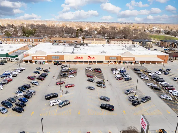 $189,900 | 8830 Mobile Avenue, Unit 201, Oak Lawn, IL 60453