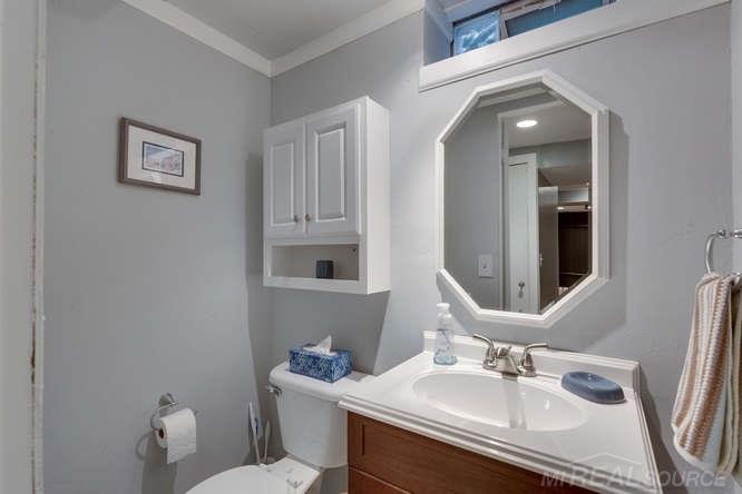 1376 Harvard Road Grosse Pointe Park, MI 48230 - Photo 27 of 32
