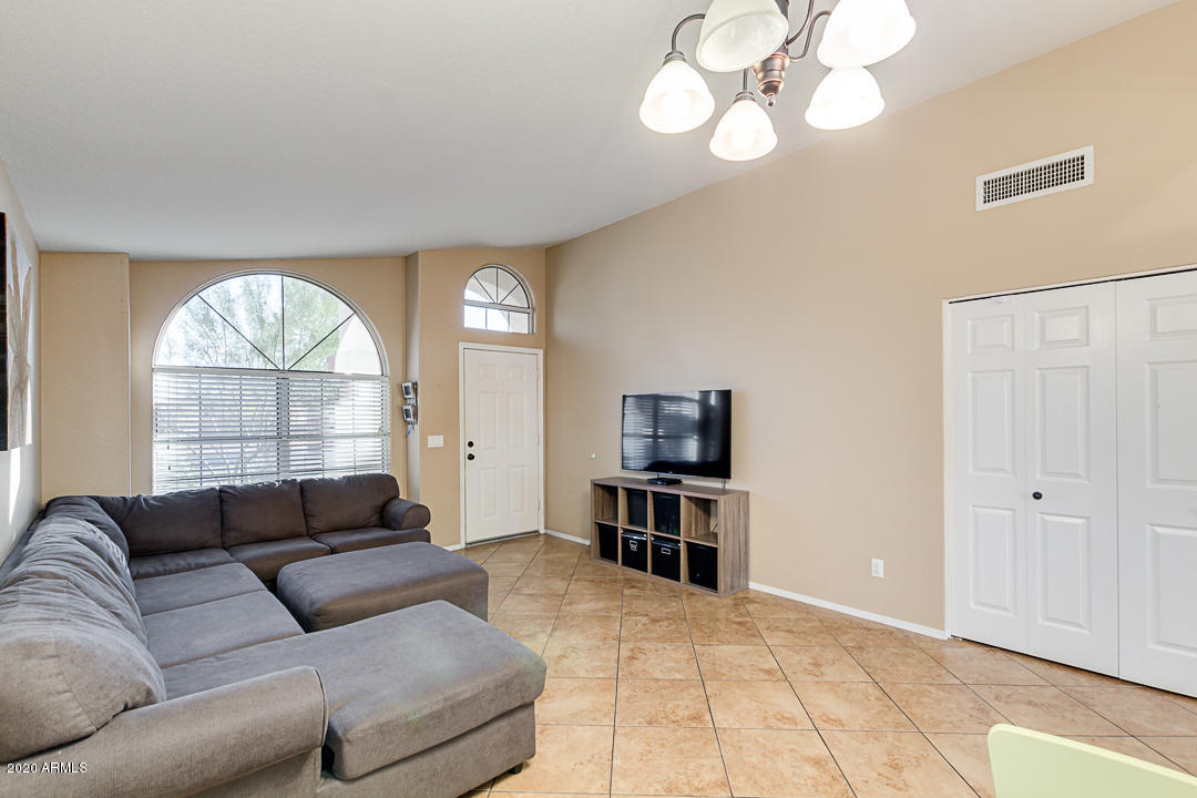 562 West Tumbleweed Road Gilbert, AZ 85233 - Photo 5 of 33 05-Tumbleweed