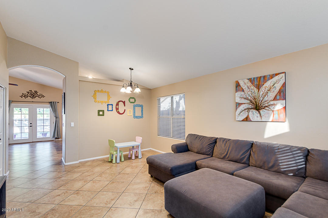 562 West Tumbleweed Road Gilbert, AZ 85233 - Photo 6 of 33 06-Tumbleweed