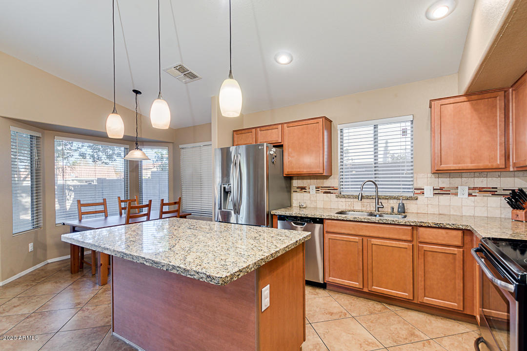 562 West Tumbleweed Road Gilbert, AZ 85233 - Photo 9 of 33 09-Tumbleweed