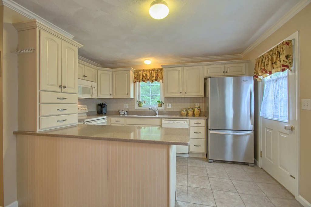 53 Charant Road Lowell, MA 01854 - Photo 7 of 28 Gallery Image 7
