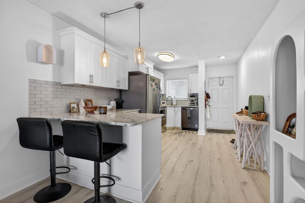 2311 Northeast 36th Street, Unit 1F Lighthouse Point, FL 33064 - Photo 14 of 35 Quartz Counter tops