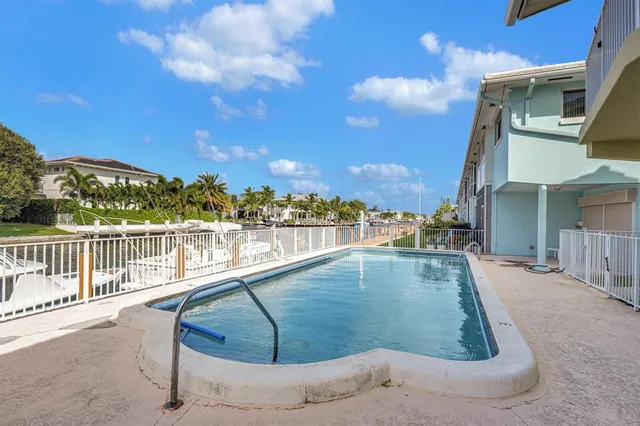 $385,000 | 2311 Northeast 36th Street, Unit 1F, Lighthouse Point, FL 33064