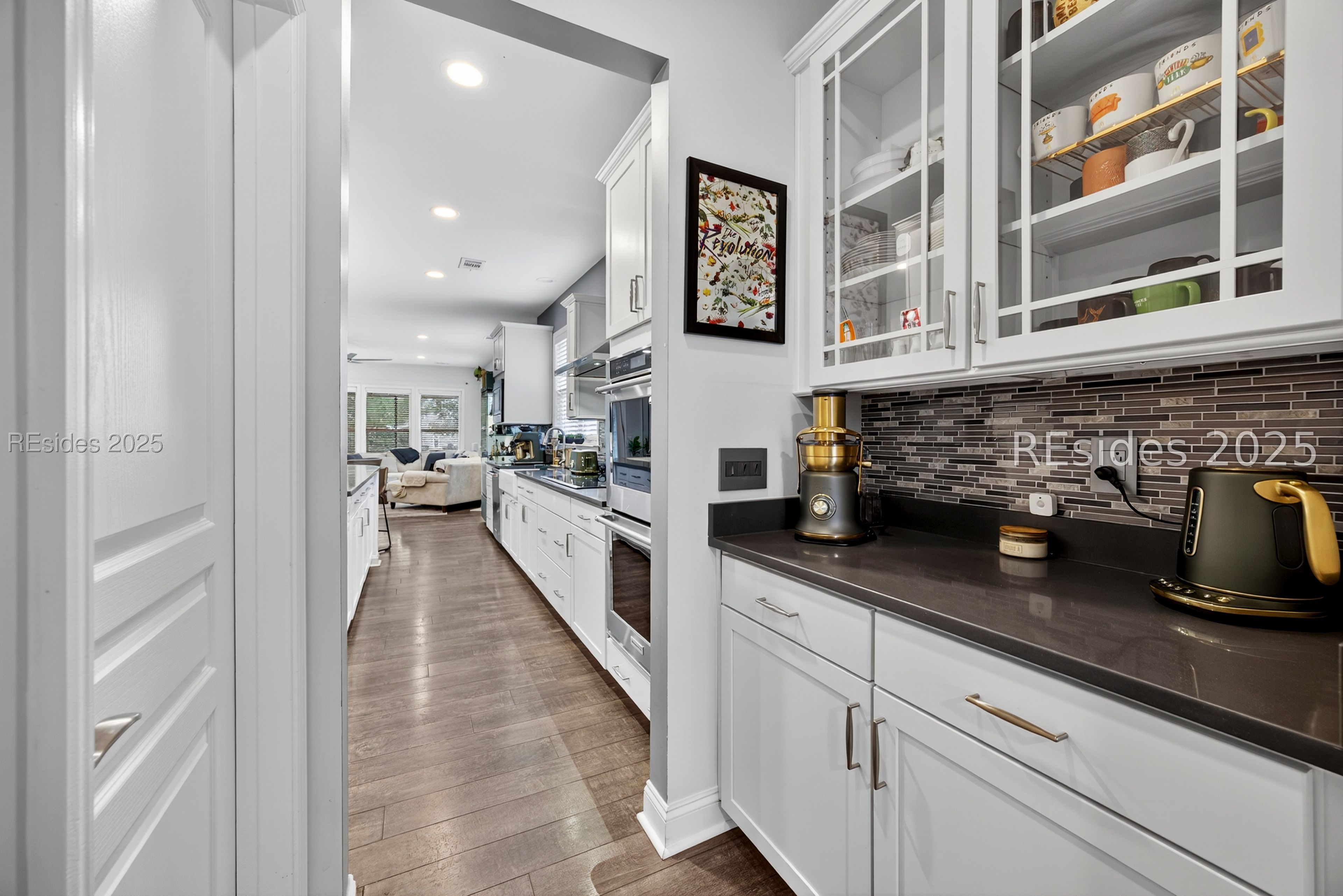 2 Bainbridge Way Bluffton, SC 29910 - Photo 17 of 77 dry bar for drinks or coffee station