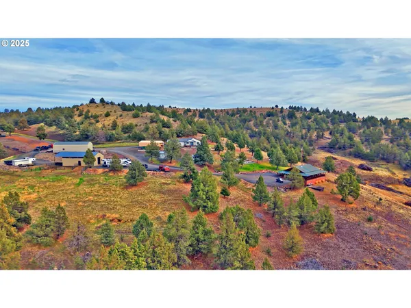an aerial view of a houses