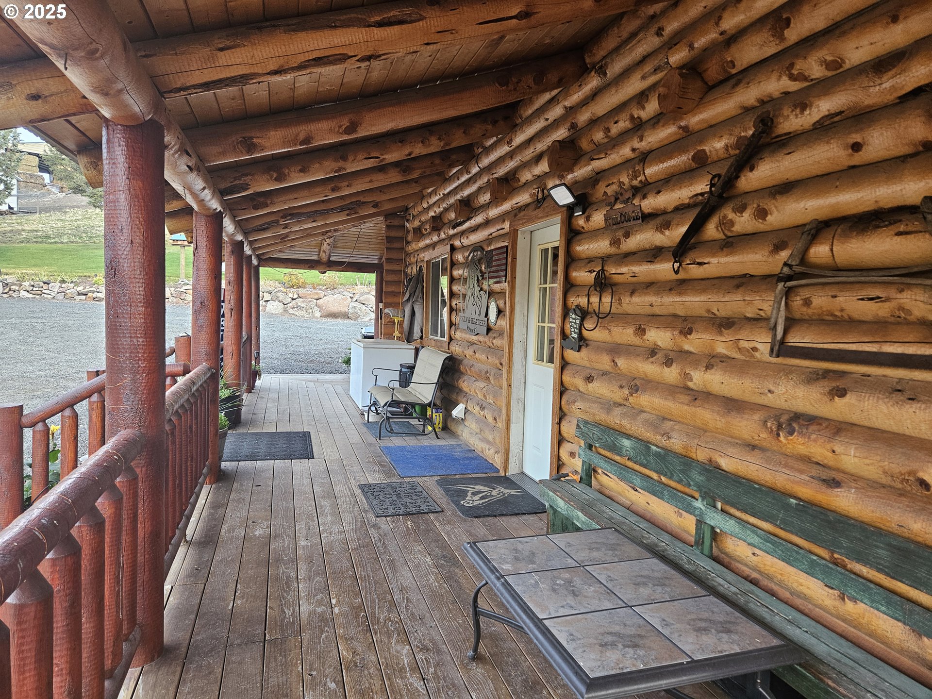 46457 Highway 218 Fossil, OR 97830 - Photo 29 of 45 a living room with furniture