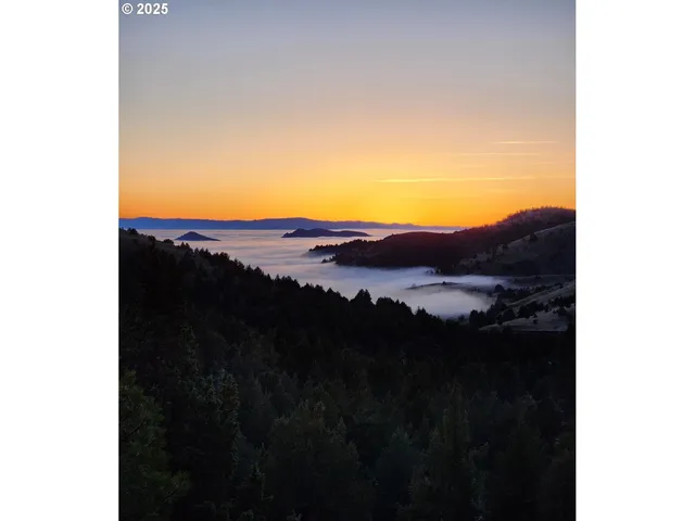 $1,595,000 | 46457 Highway 218, Fossil, OR 97830