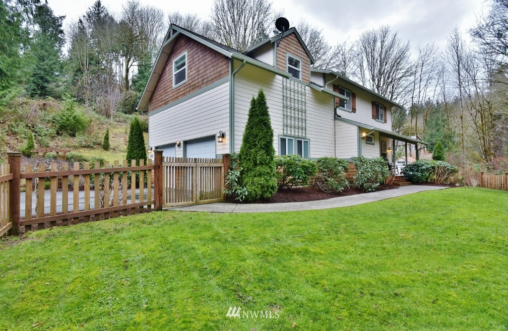 2620 Northeast Strand Road Bremerton, WA 98311 - Photo 1 of 24 Gallery Image 1