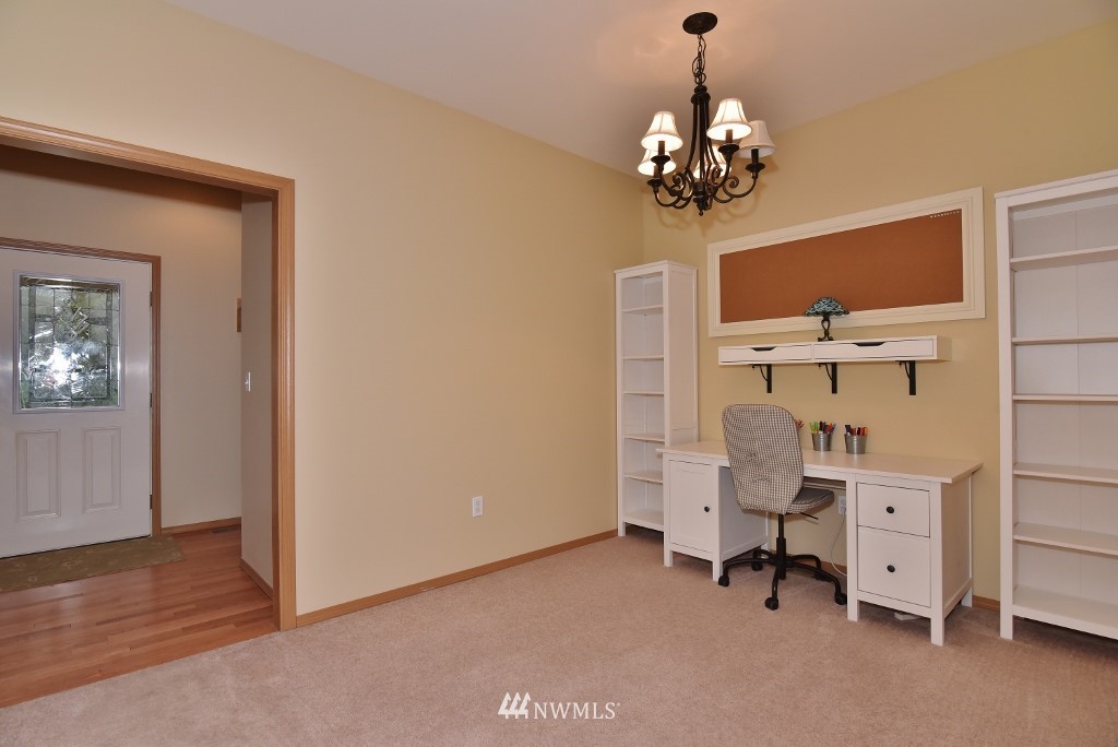 2620 Northeast Strand Road Bremerton, WA 98311 - Photo 12 of 24 Gallery Image 12