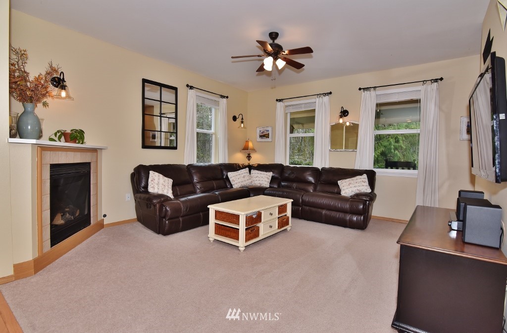 2620 Northeast Strand Road Bremerton, WA 98311 - Photo 8 of 24 Gallery Image 8