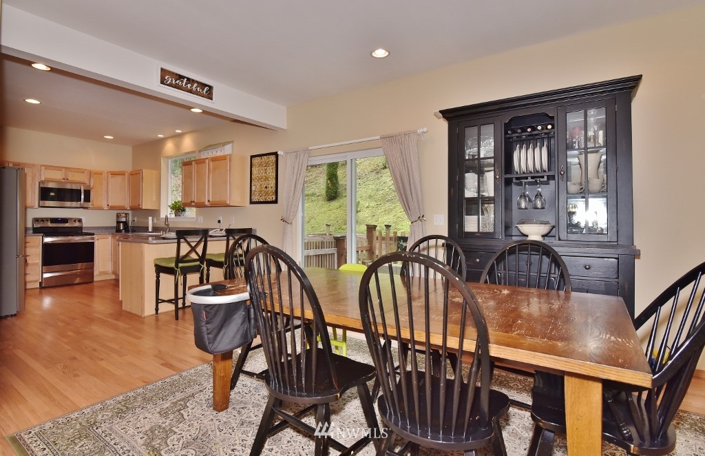 2620 Northeast Strand Road Bremerton, WA 98311 - Photo 9 of 24 Gallery Image 9