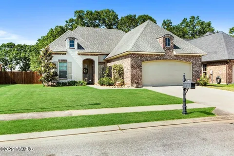 $339,000 | 305 Monterey Drive, Lafayette, LA 70506