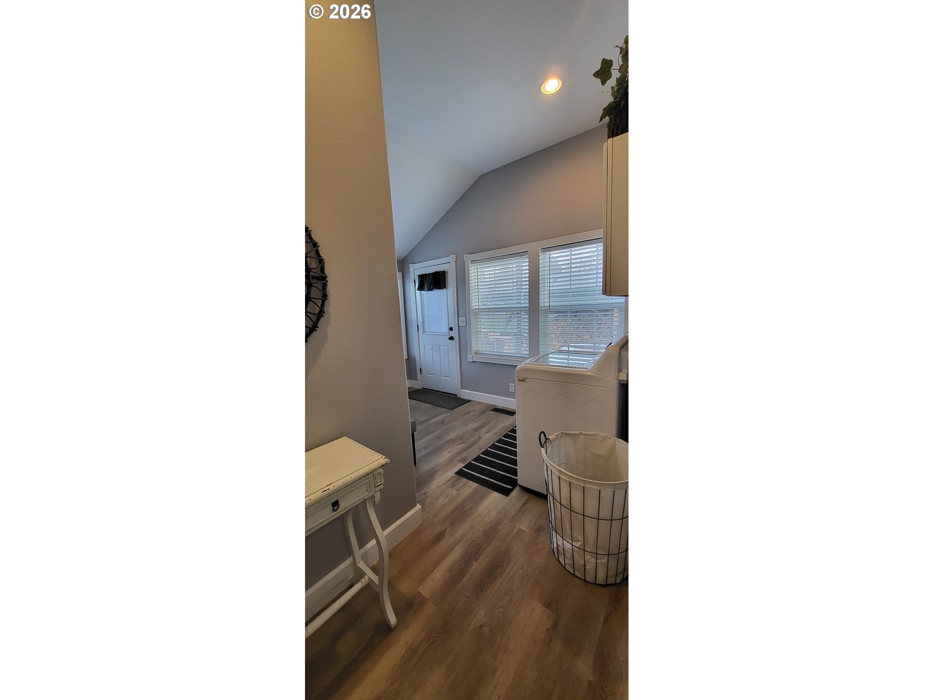 113 Southeast 3rd Avenue Milton Freewater, OR 97862 - Photo 16 of 38 a en suite bathroom with a sink and a mirror