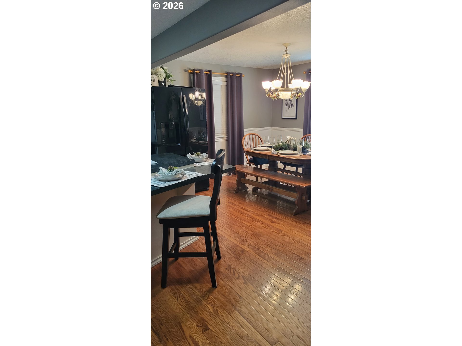113 Southeast 3rd Avenue Milton Freewater, OR 97862 - Photo 9 of 38 a living room with furniture and a dining table