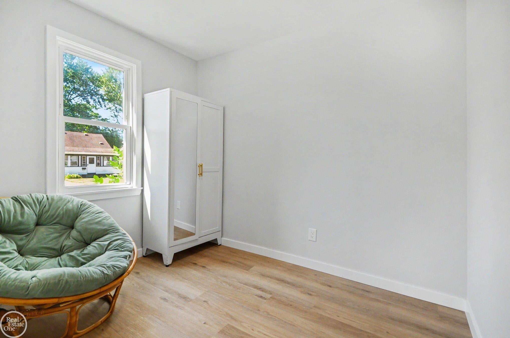 20925 Ridgemont Road Harper Woods, MI 48225 - Photo 11 of 15 Gallery Image 11