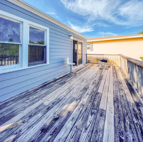 a car parked in front of a building