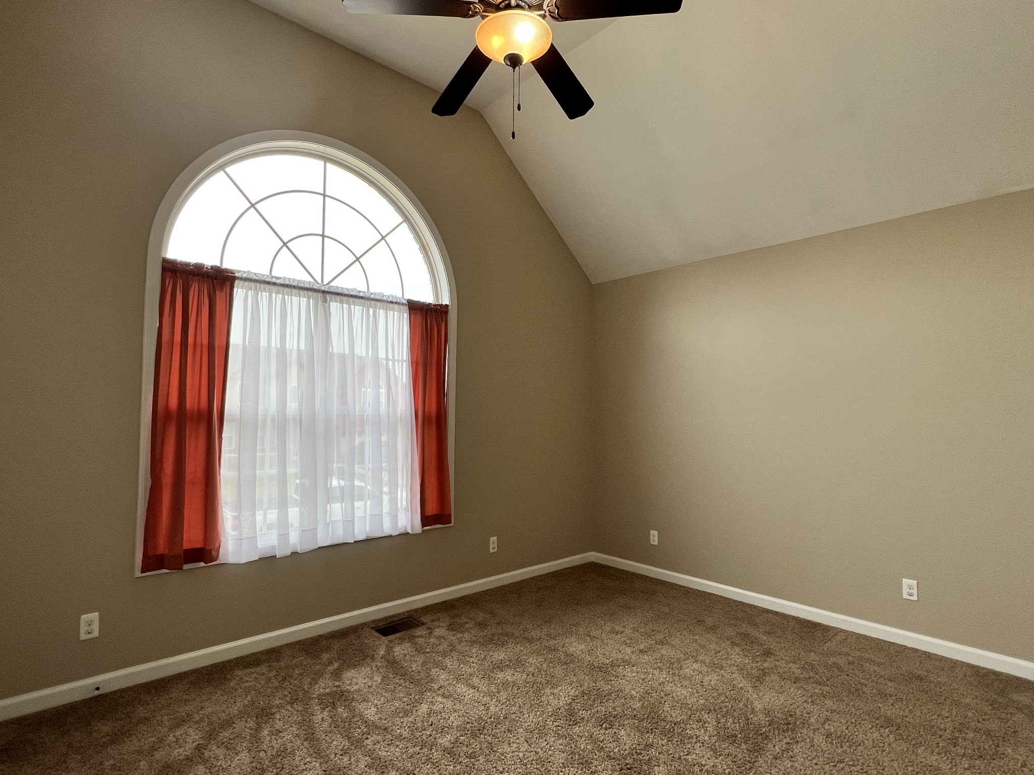 1406 Raven Road Clarksville, TN 37042 - Photo 16 of 27 Gallery Image 16