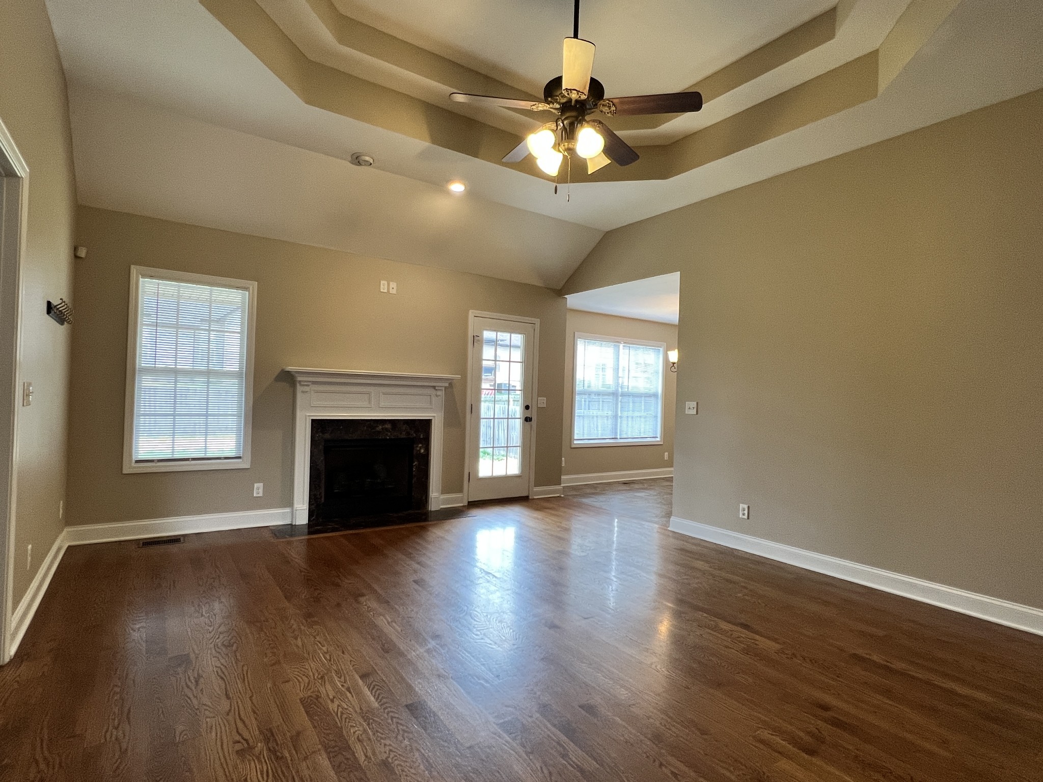 1406 Raven Road Clarksville, TN 37042 - Photo 4 of 27 Gallery Image 4