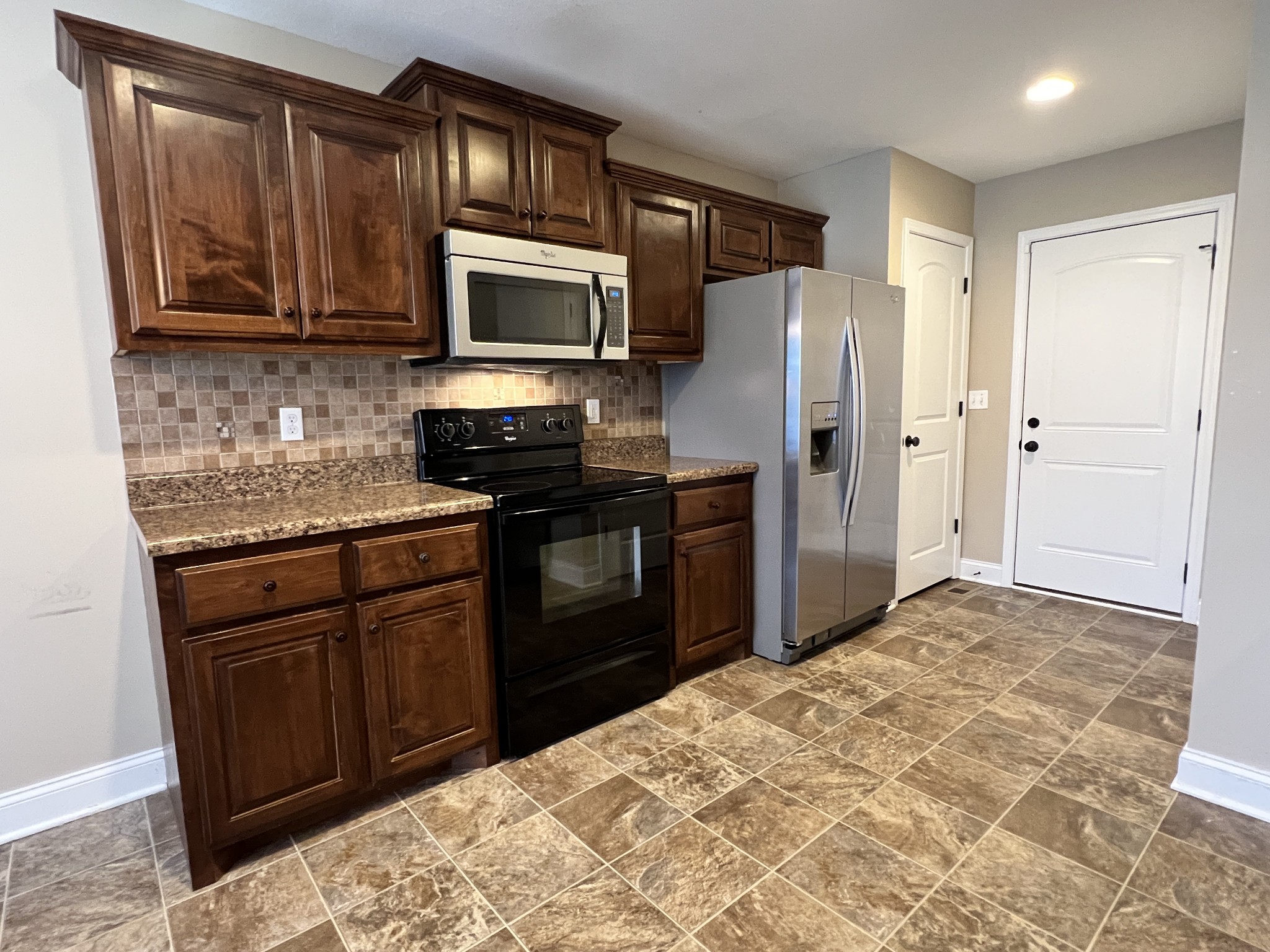 1406 Raven Road Clarksville, TN 37042 - Photo 8 of 27 Gallery Image 8