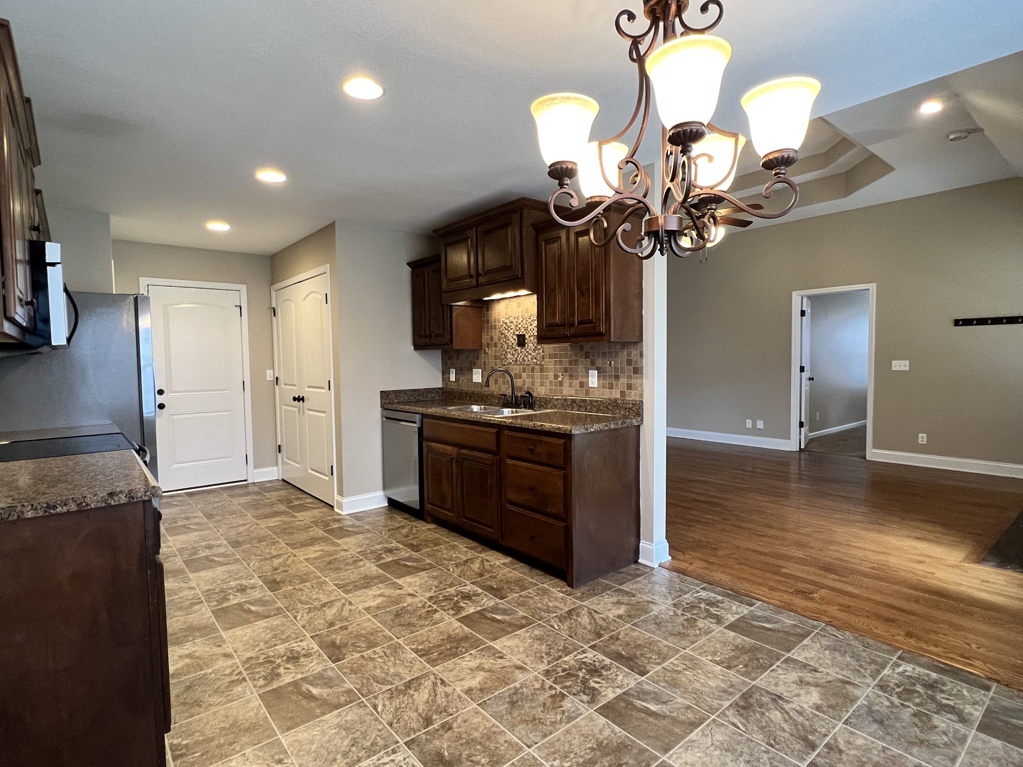 1406 Raven Road Clarksville, TN 37042 - Photo 10 of 27 Gallery Image 10