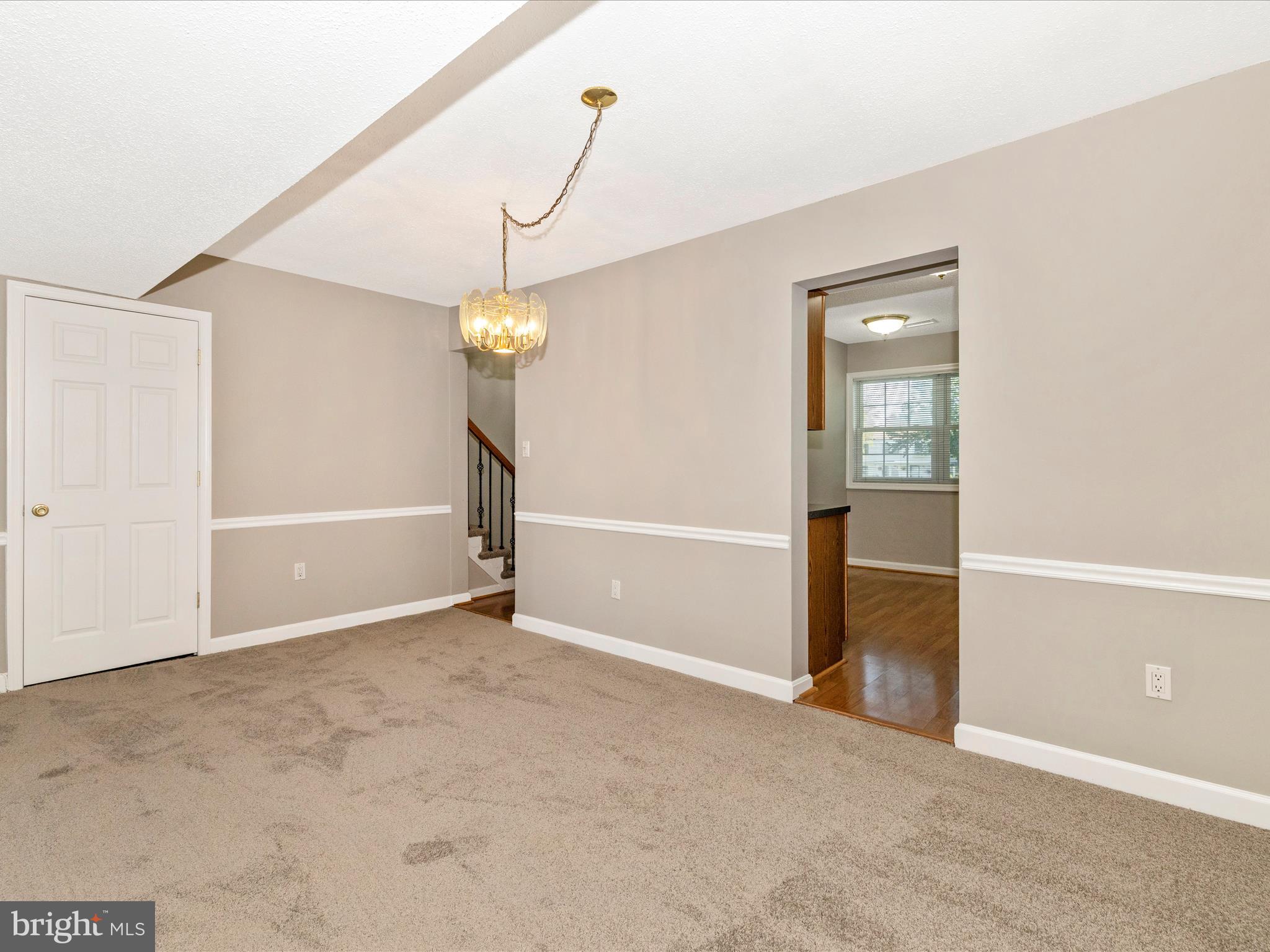 17422 Hughes Road Poolesville, MD 20837 - Photo 10 of 48 Dining Area