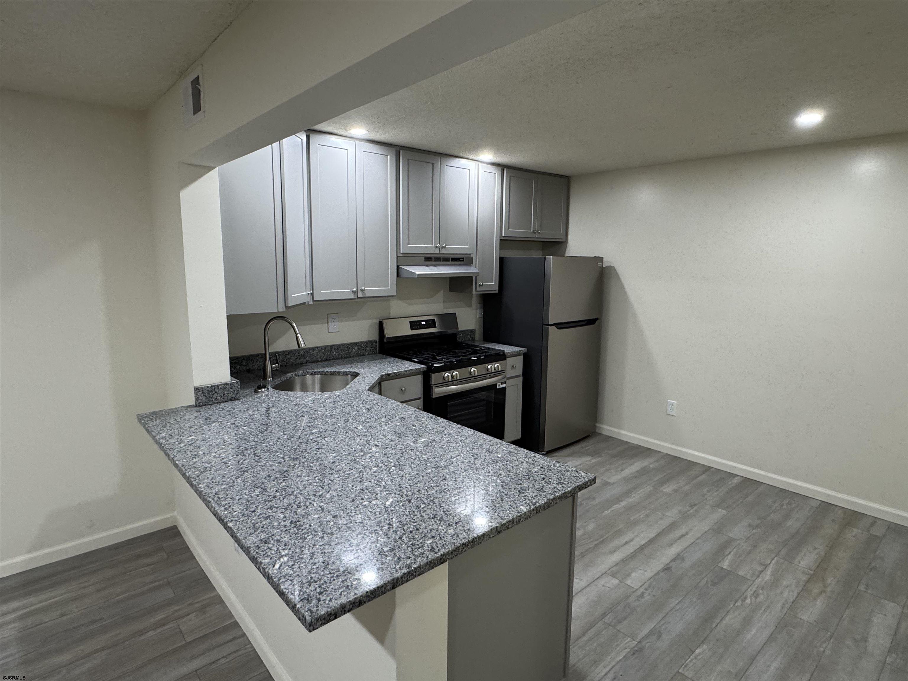 140 Colonial Court, Unit 140 Galloway Township, NJ 08205 - Photo 3 of 10